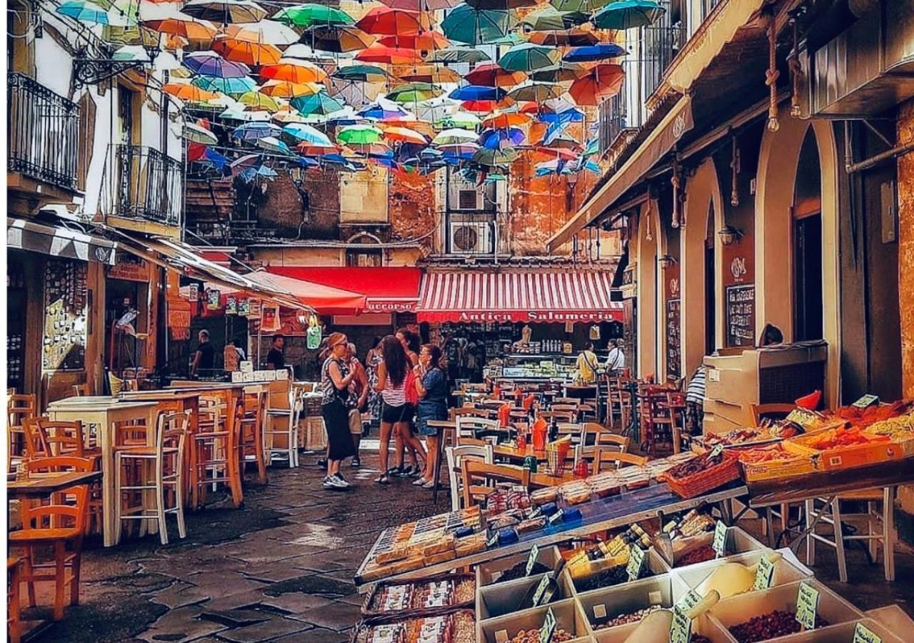 Dimora Del Mercante Catania Bagian luar foto
